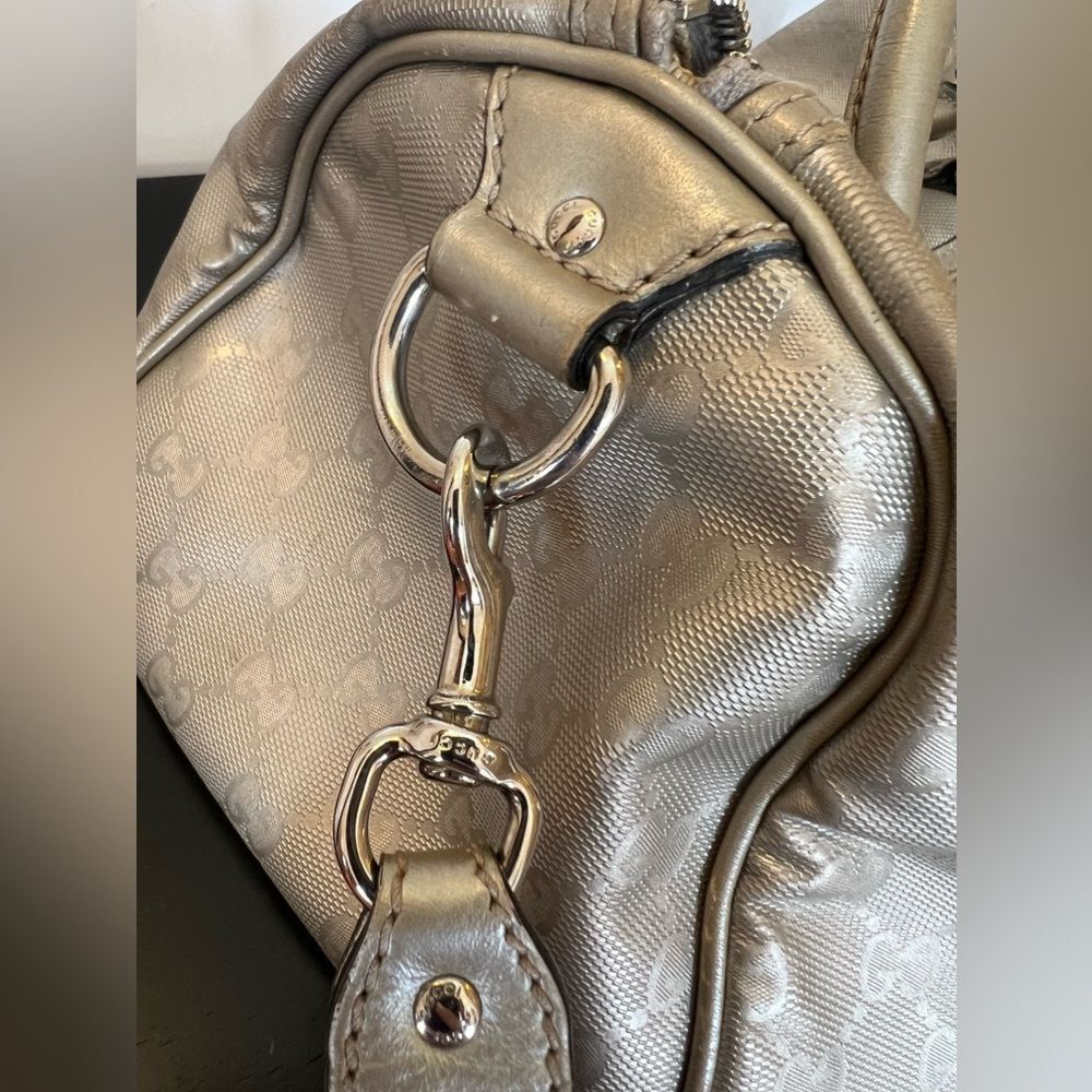 *RARE* GUCCI SILVER HANDBAG WITH CROSSBODY STRAP