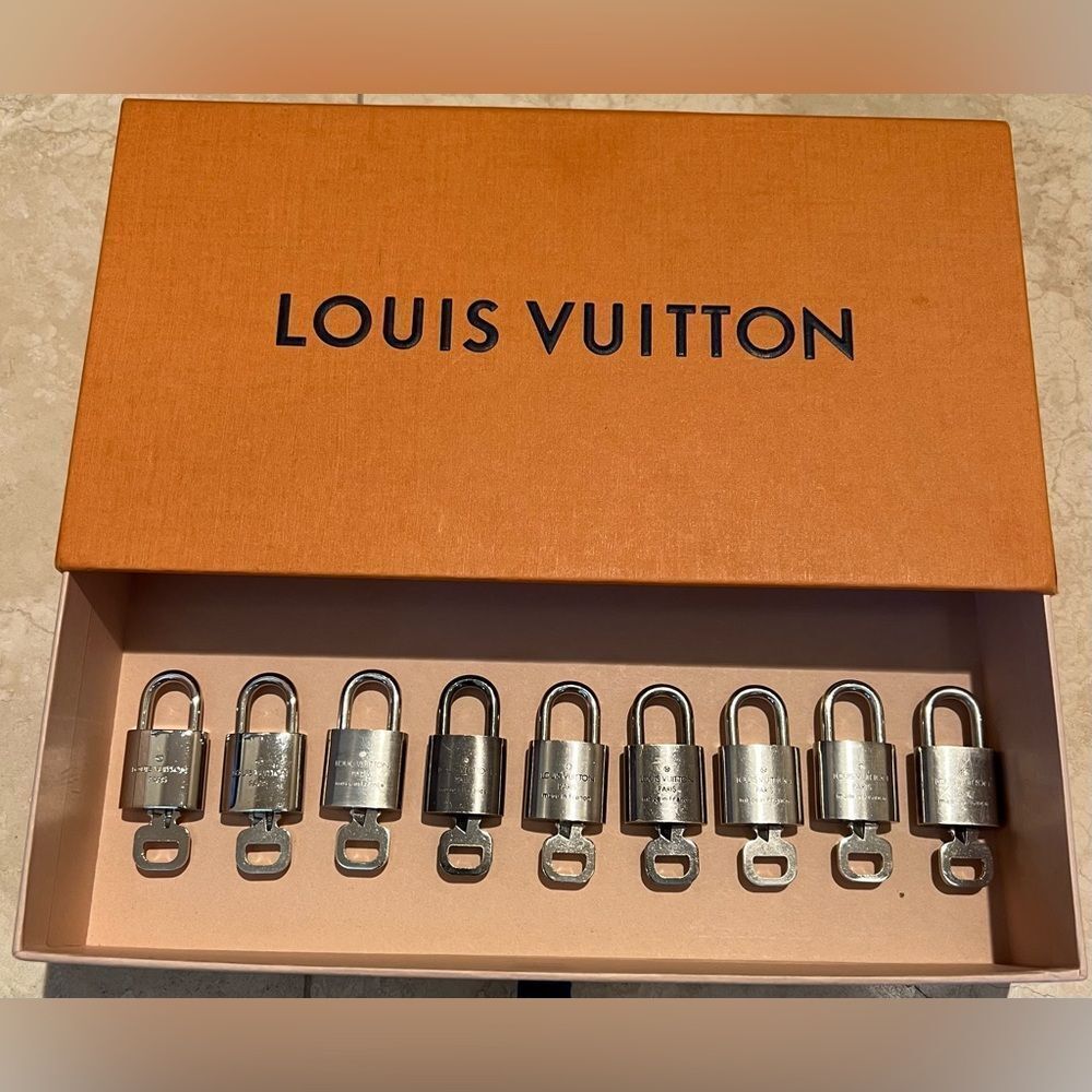 **SUPER RARE** SILVER LOUIS VUITTON LOCK AND KEY