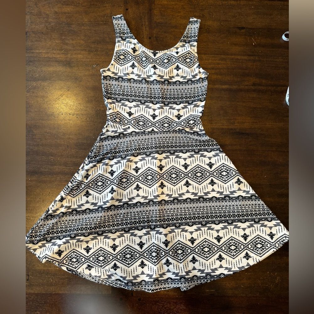 DIVIDED H&M Aztec bohemian dress