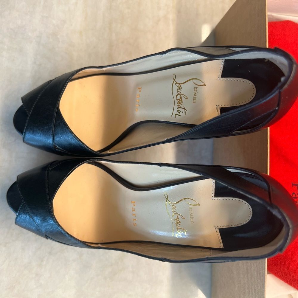 CHRISTIAN LOUBOUTIN!!! Black open toe heels. Size 36