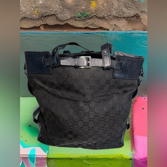 AUTH GUCCI HANDBAG- black