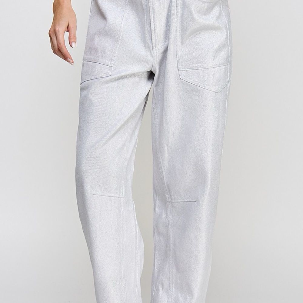 BNWT! Metallic Low Slung Barrel Jeans in White