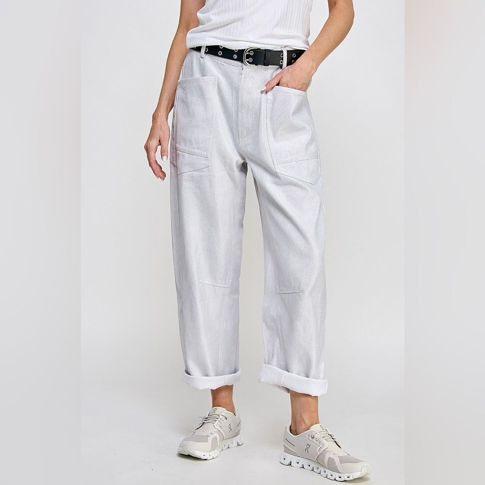 BNWT! Metallic Low Slung Barrel Jeans in White