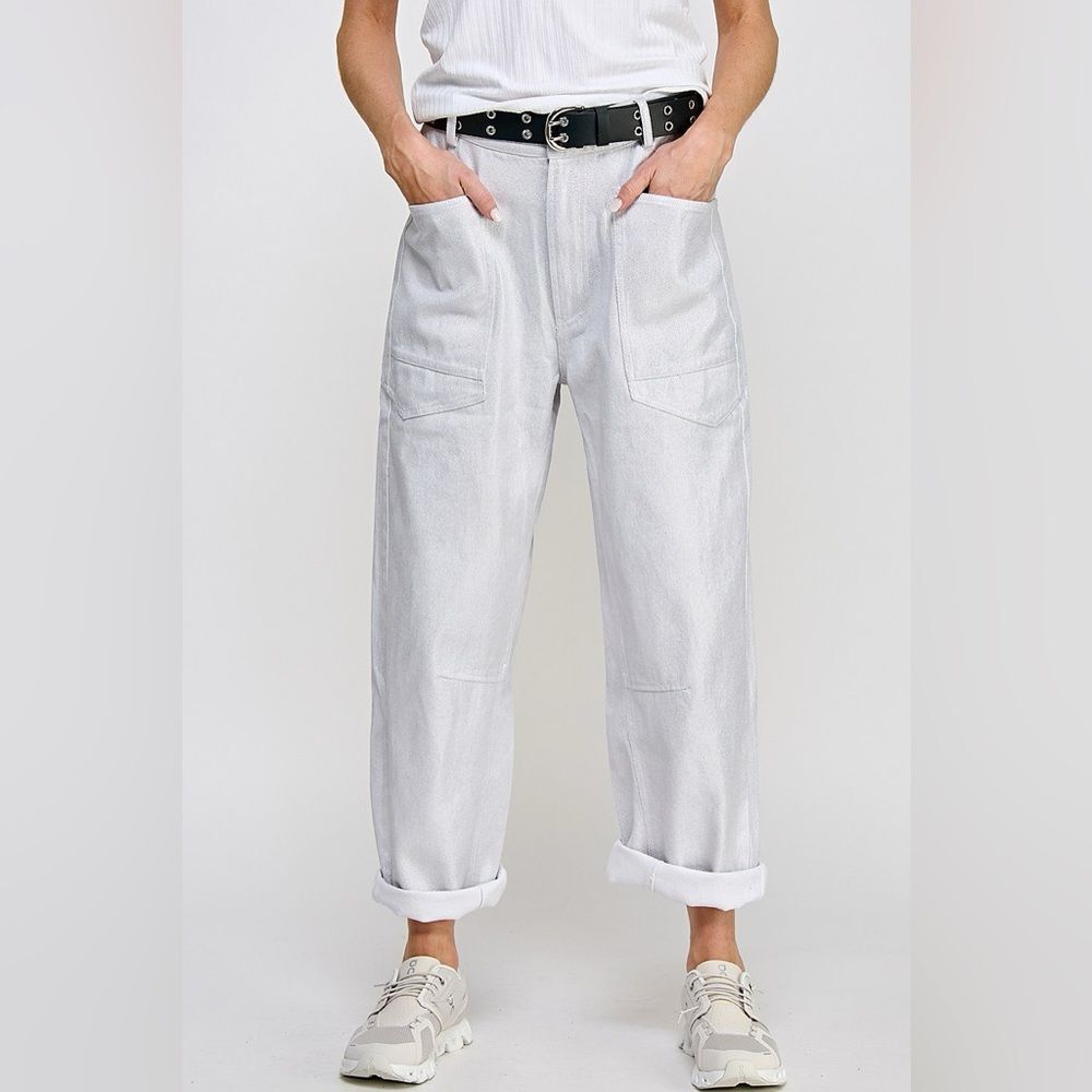 BNWT! Metallic Low Slung Barrel Jeans in White