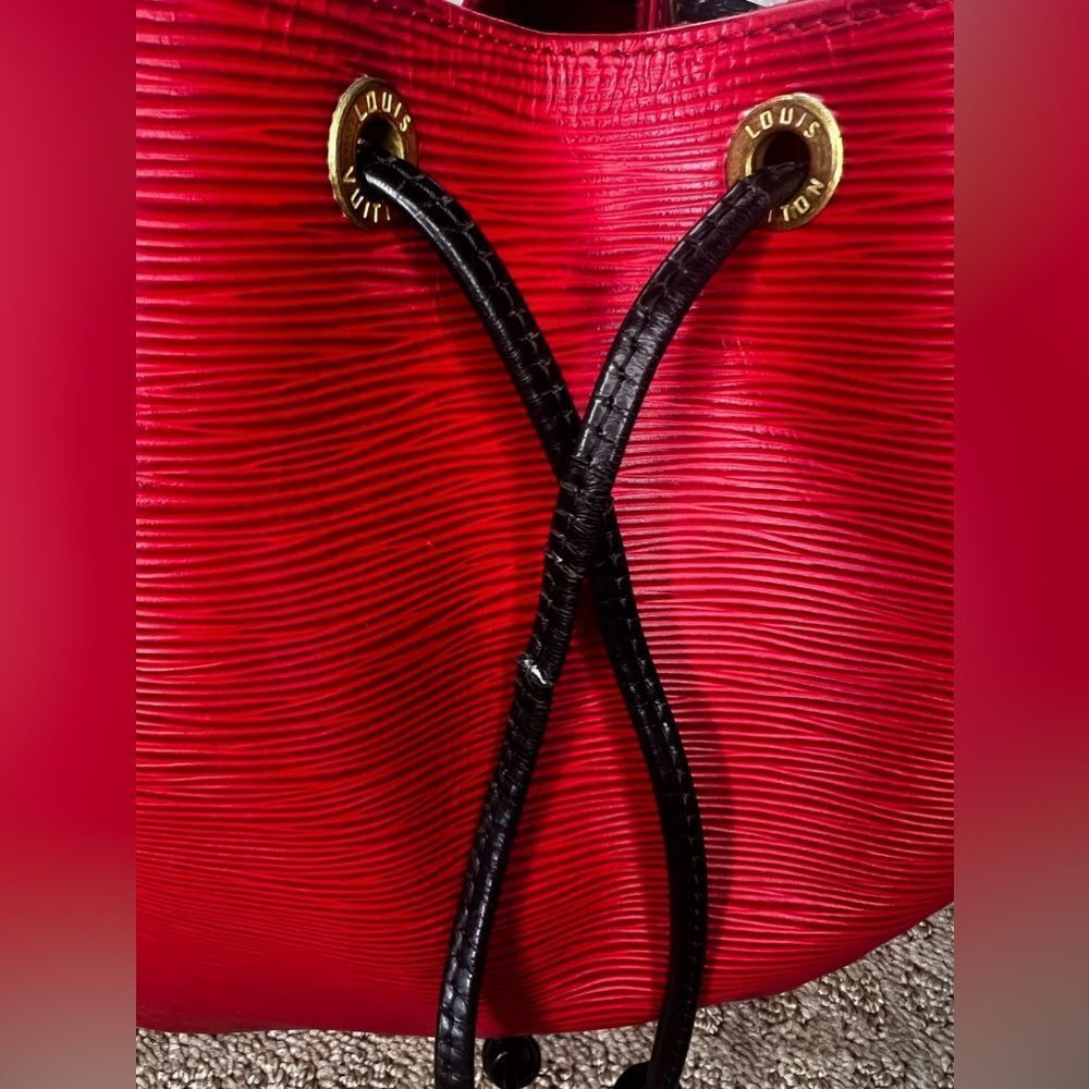 AUTH LOUIS VUITTON EPI LEATHER NOE- BLACK AND RED