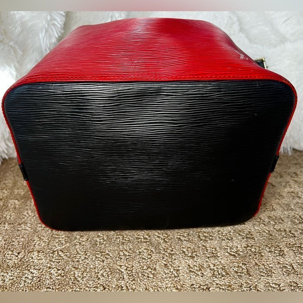 AUTH LOUIS VUITTON EPI LEATHER NOE- BLACK AND RED