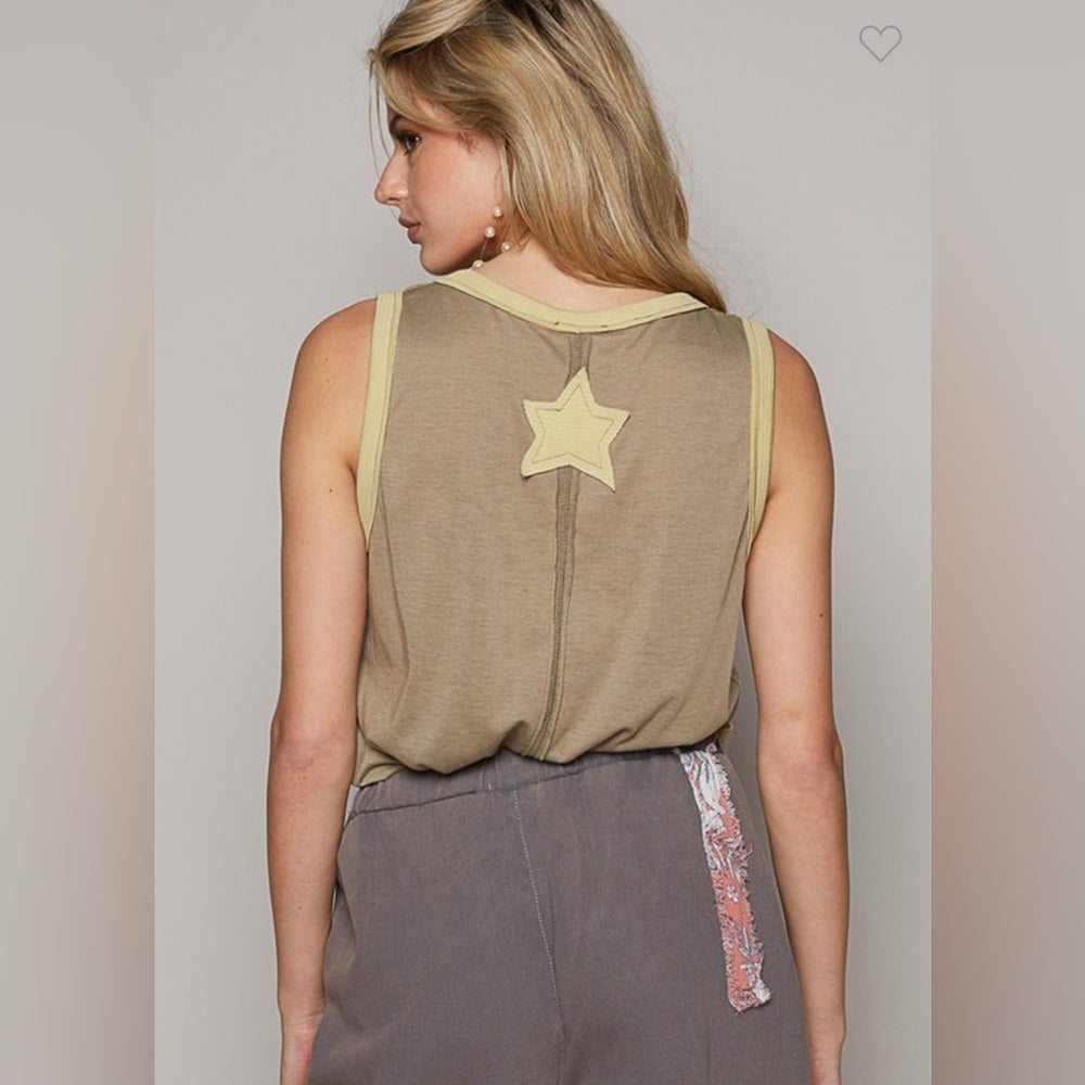 STAR PATCHES SLEEVELESS V-NECK