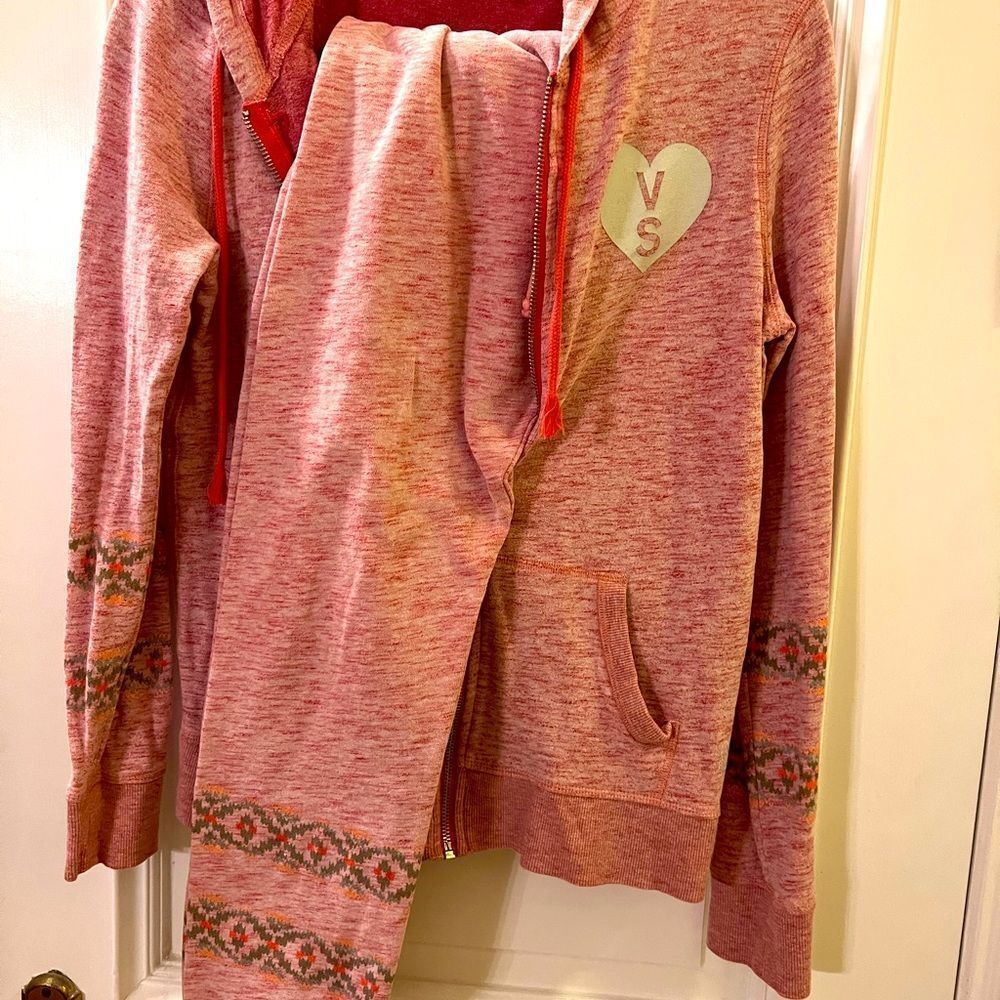 PINK VICTORIA SECRET SWEATPANT SWEATSHIRT SET!