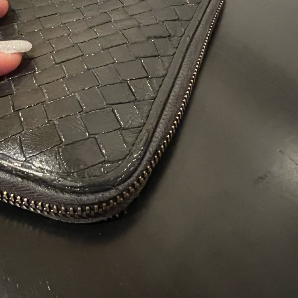 BOTTEGA VENETA zippy WALLET- black