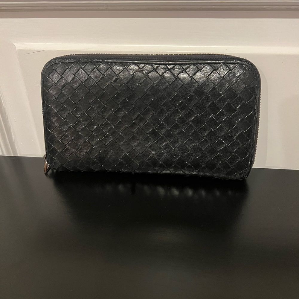 BOTTEGA VENETA zippy WALLET- black