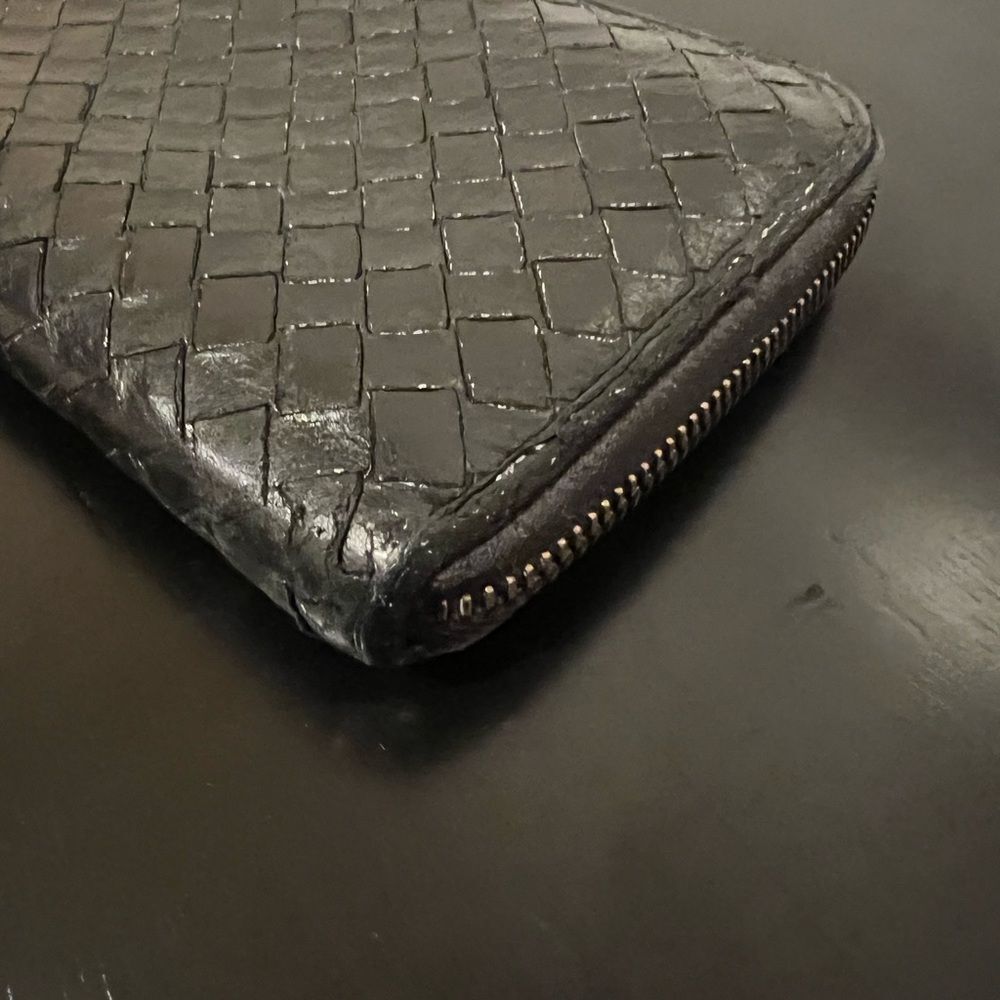 BOTTEGA VENETA zippy WALLET- black