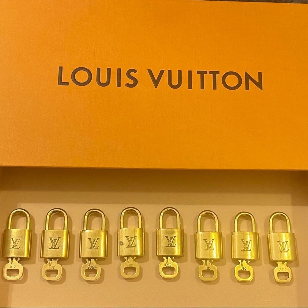 AUTHENTIC LOUIS VUITTON PADLOCK AND KEY