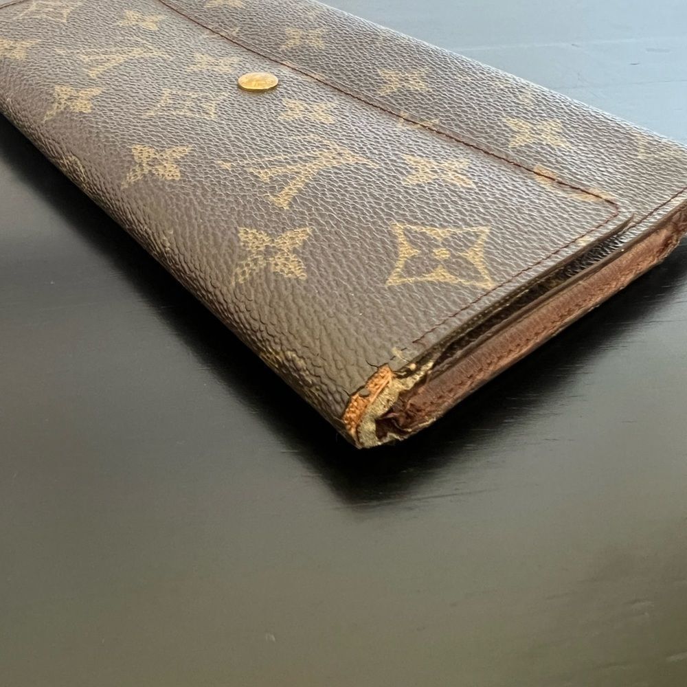 AUTHENTIC LOUIS VUITTON MONOGRAM SARAH WALLET