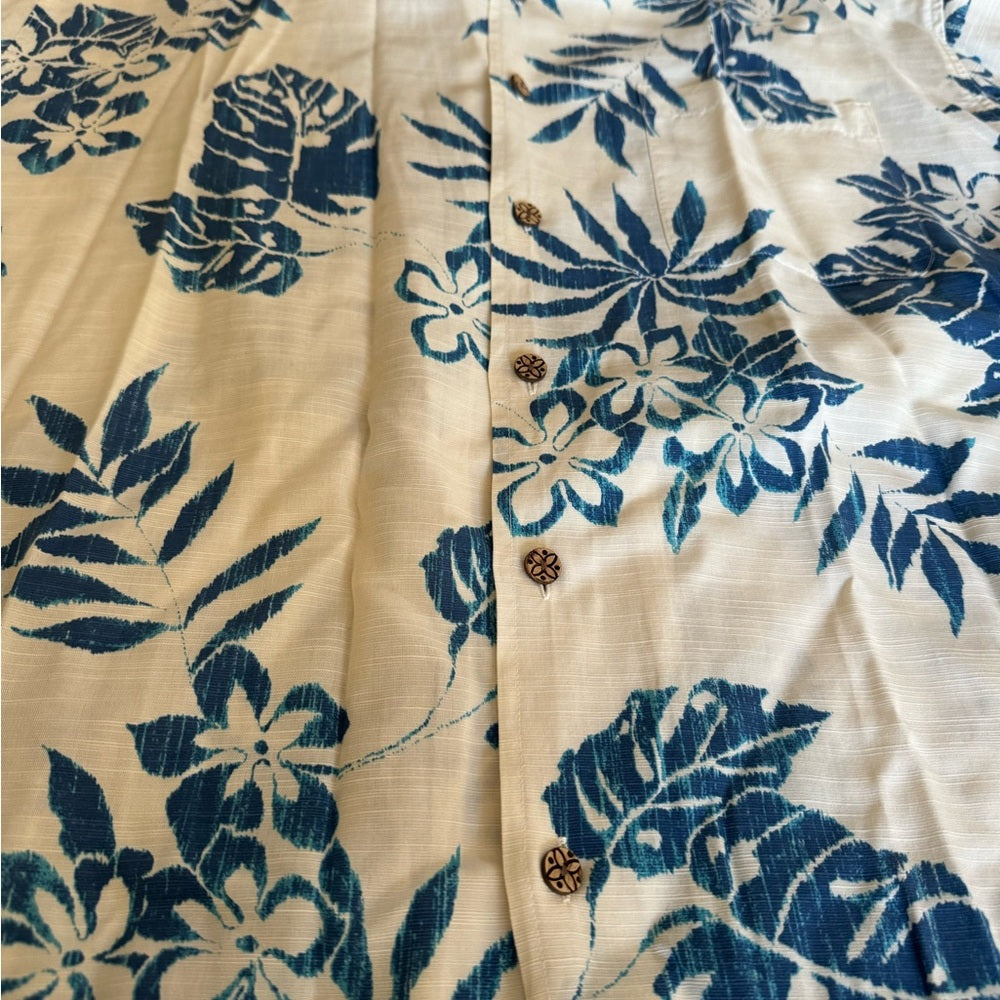 Honolua Surf Co. Men's White and Blue Floral Shirt