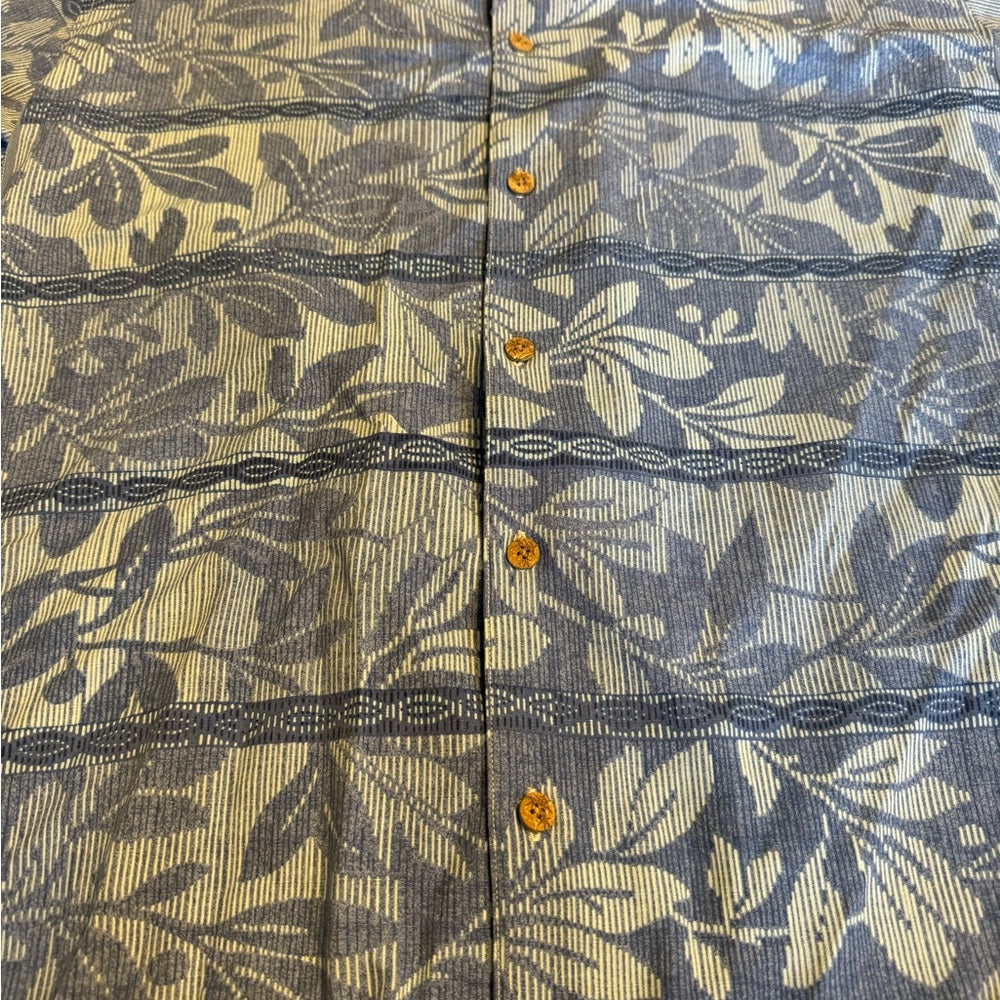 Tommy Bahama Blue Floral Button-Up Shirt