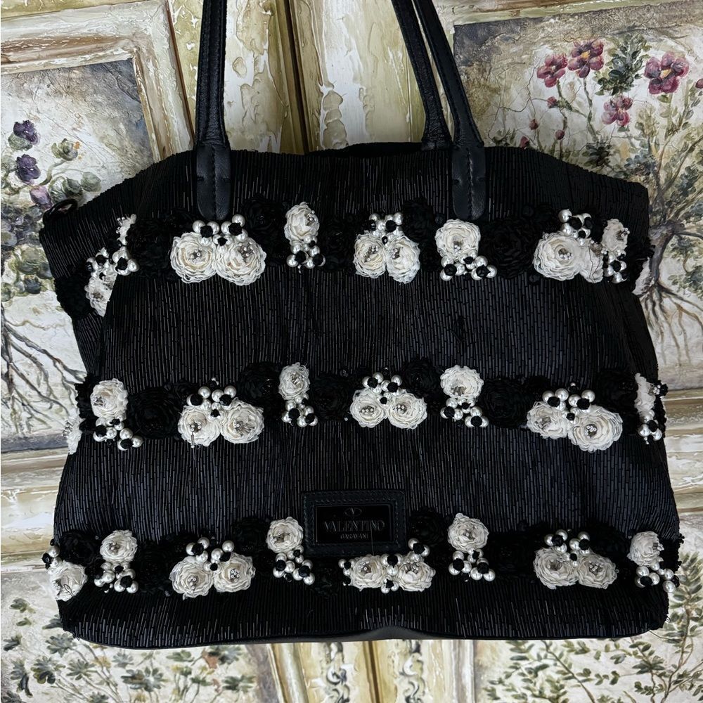**ULTRA RARE** AUTH VALENTINO BEADED FLOWER BAG