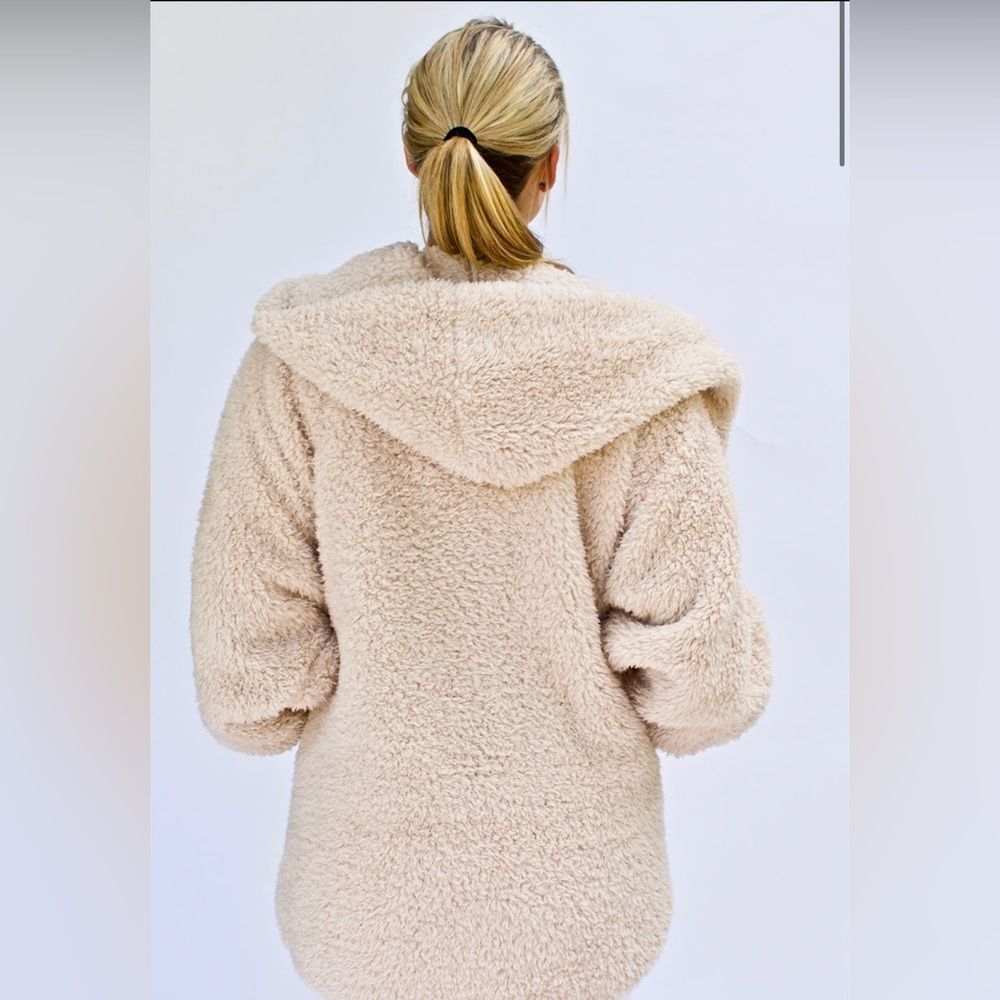NORDIC BEACH SHACKET- Fluffy Frappe