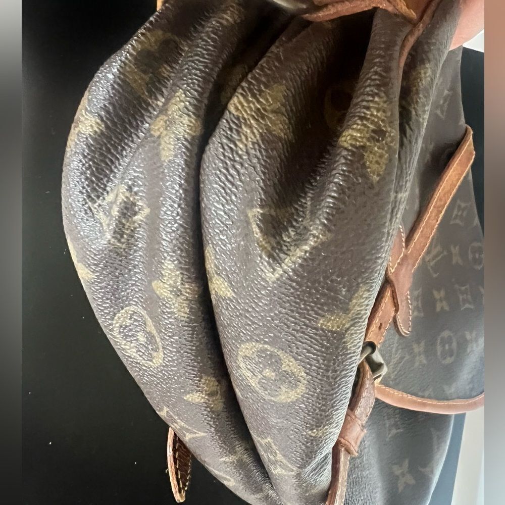 AUTH LOUIS VUITTON MONOGRAM SAUMUR 30 CROSSBODYBAG