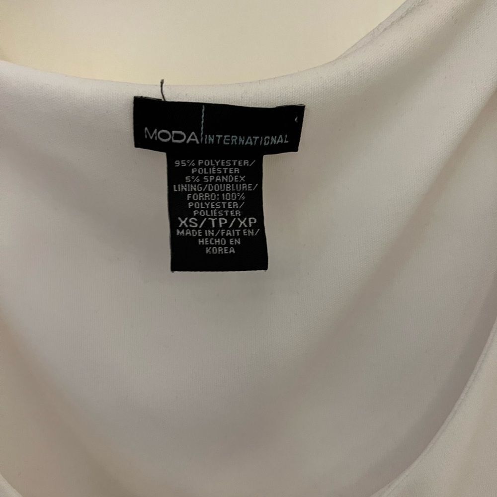 Victoria Secret- White fitted dress in xsmall