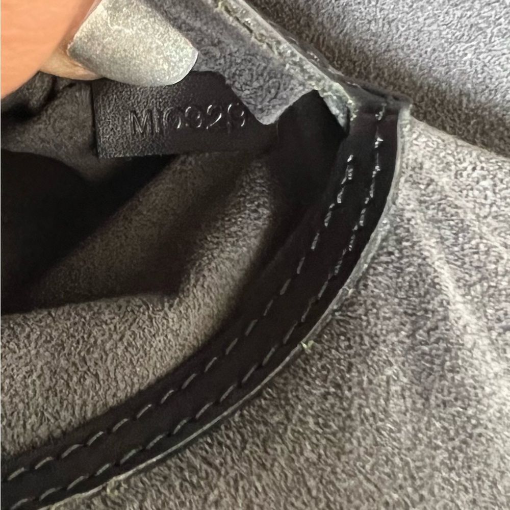 AUTHENTIC LOUIS VUITTON ALMA in Black Epi Leather