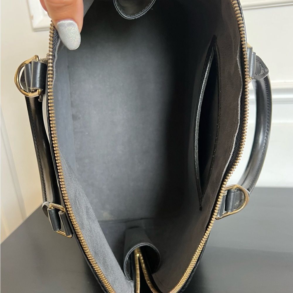 AUTHENTIC LOUIS VUITTON ALMA in Black Epi Leather