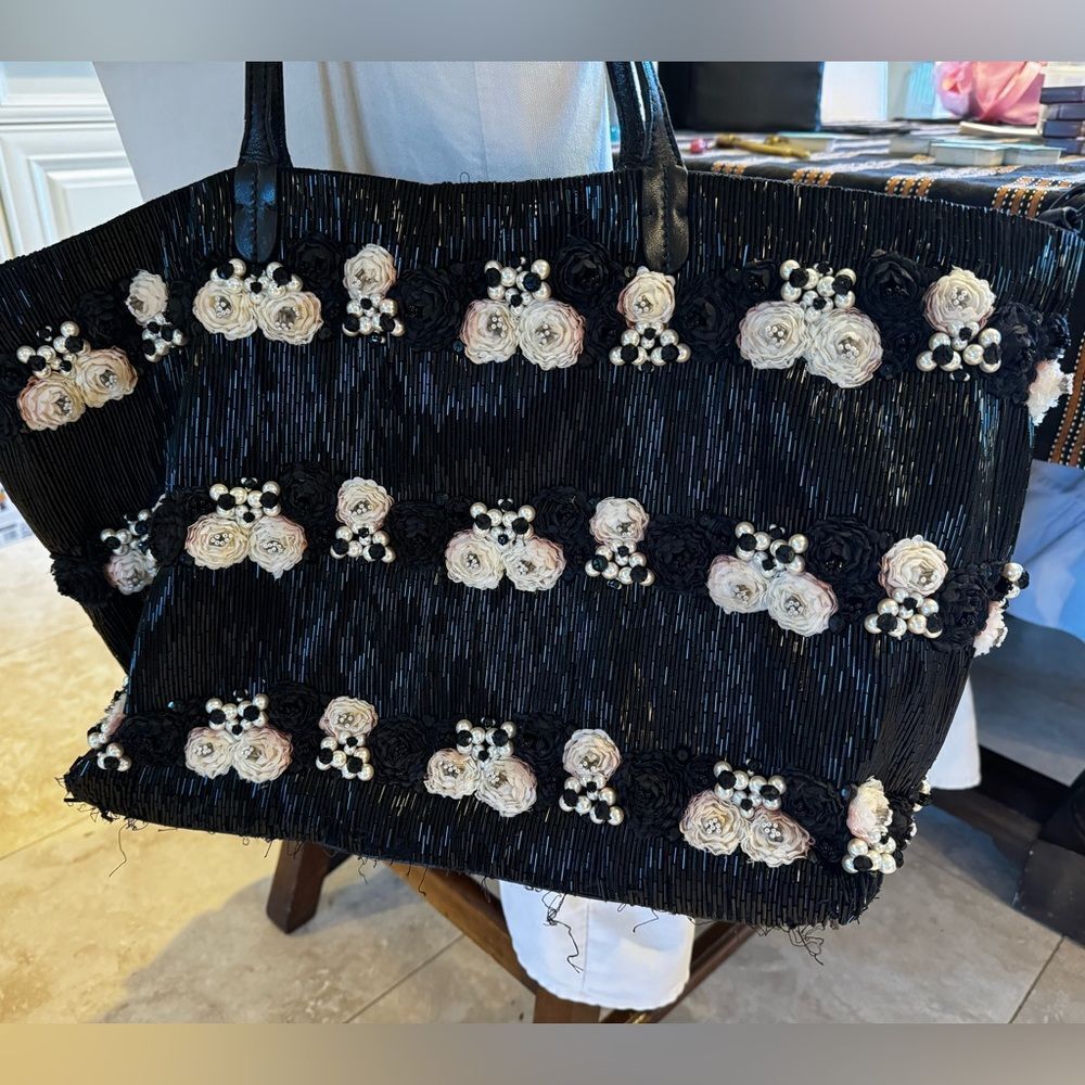 **ULTRA RARE** AUTH VALENTINO BEADED FLOWER BAG