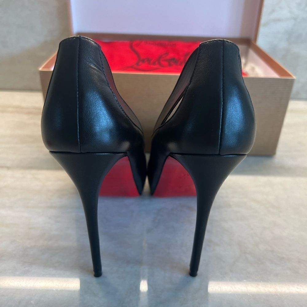 CHRISTIAN LOUBOUTIN!!! Black open toe heels. Size 36