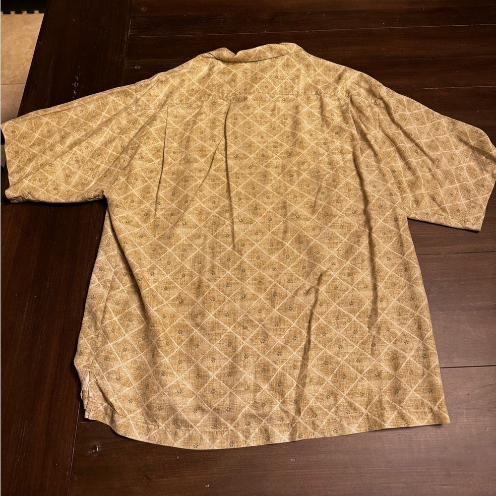 Tommy Bahama men’s short sleeve shirt