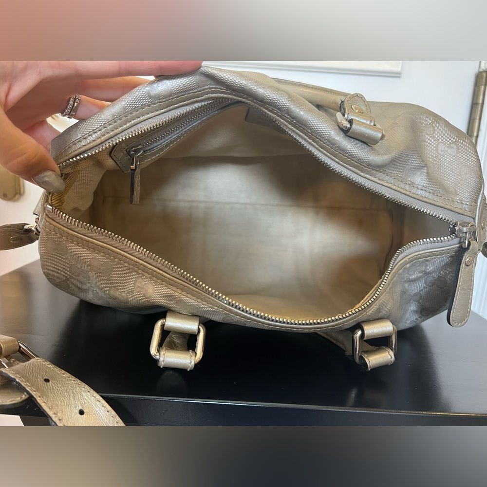 *RARE* GUCCI SILVER HANDBAG WITH CROSSBODY STRAP