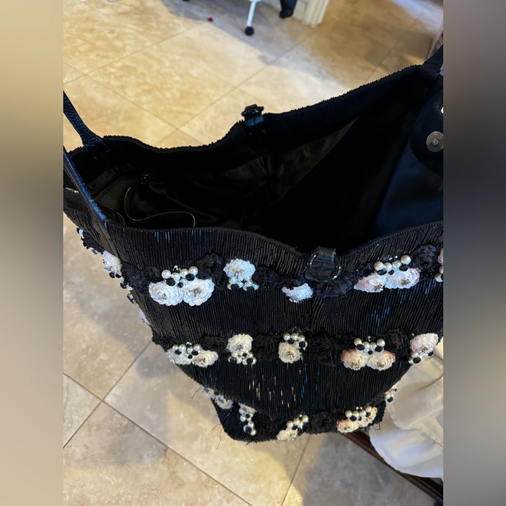 **ULTRA RARE** AUTH VALENTINO BEADED FLOWER BAG