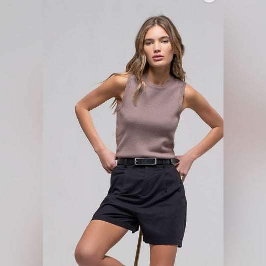 023. CLASSIC SLEEVELESS CREW NECK SWEATER TOP- MOCHA