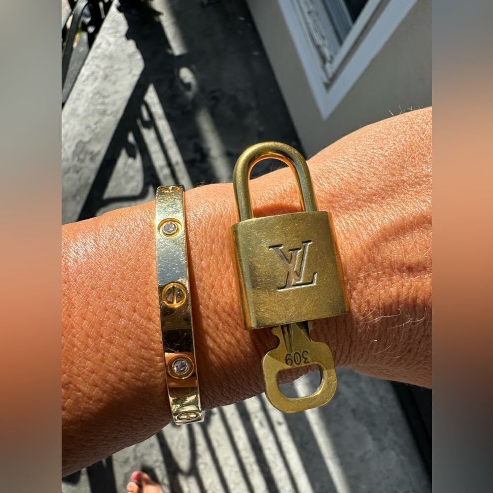 AUTHENTIC LOUIS VUITTON PADLOCK AND KEY