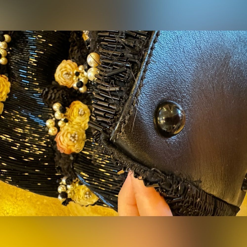 **ULTRA RARE** AUTH VALENTINO BEADED FLOWER BAG