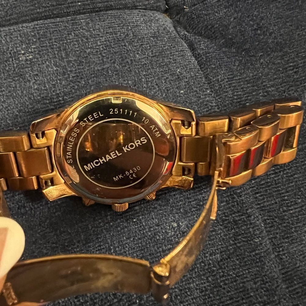 MICHAEL KORS ROSE-GOLD TONE WATCH!!