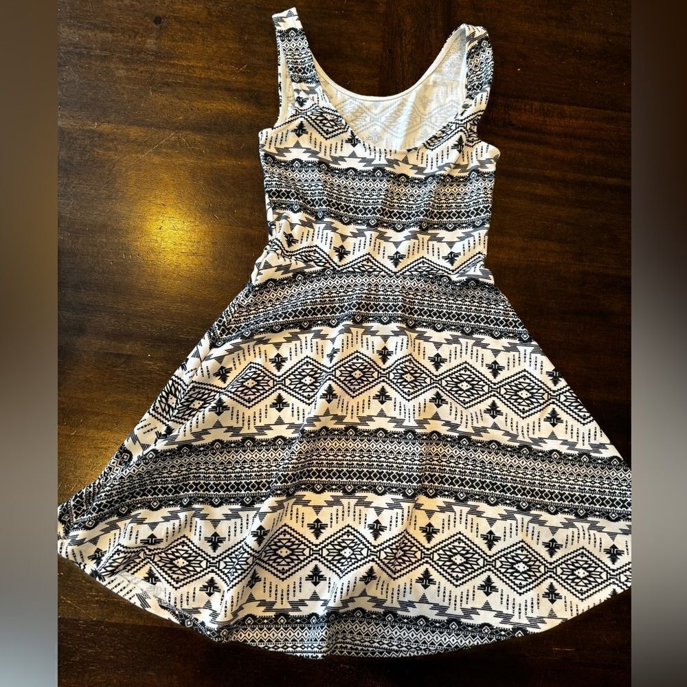 DIVIDED H&M Aztec bohemian dress