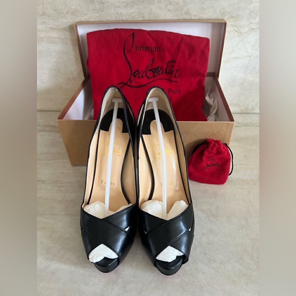 CHRISTIAN LOUBOUTIN!!! Black open toe heels. Size 36