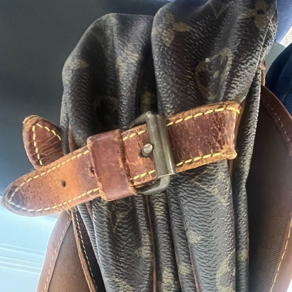 AUTH LOUIS VUITTON MONOGRAM SAUMUR 30 CROSSBODYBAG