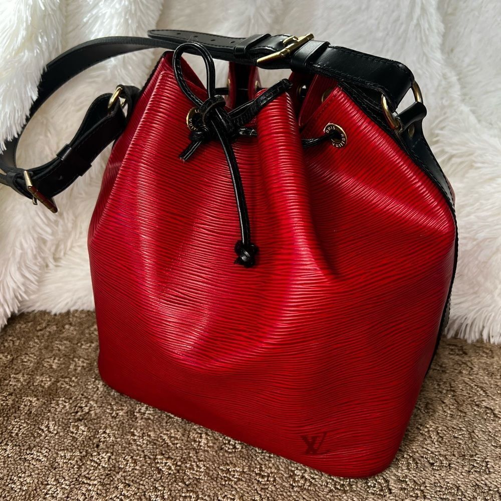 AUTH LOUIS VUITTON EPI LEATHER NOE- BLACK AND RED