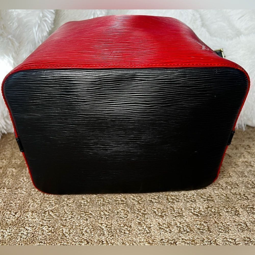 AUTH LOUIS VUITTON EPI LEATHER NOE- BLACK AND RED