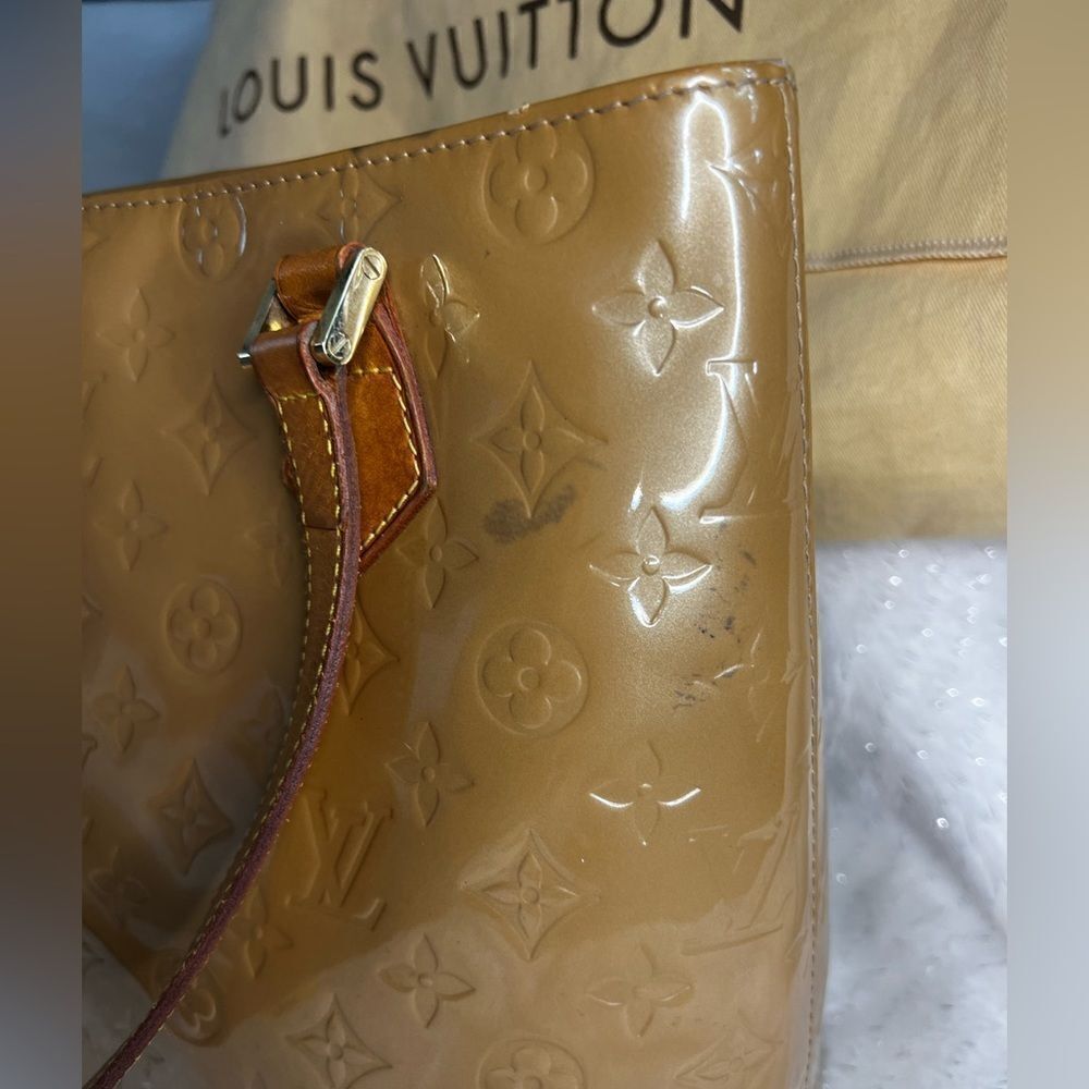 AUTH LOUIS VUITTON VERNIS BAG- tan/beige