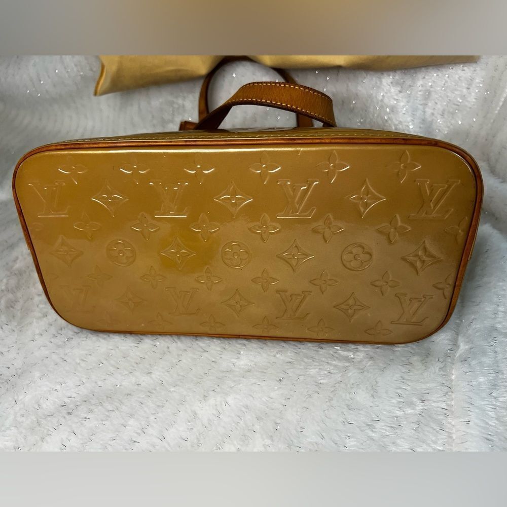 AUTH LOUIS VUITTON VERNIS BAG- tan/beige