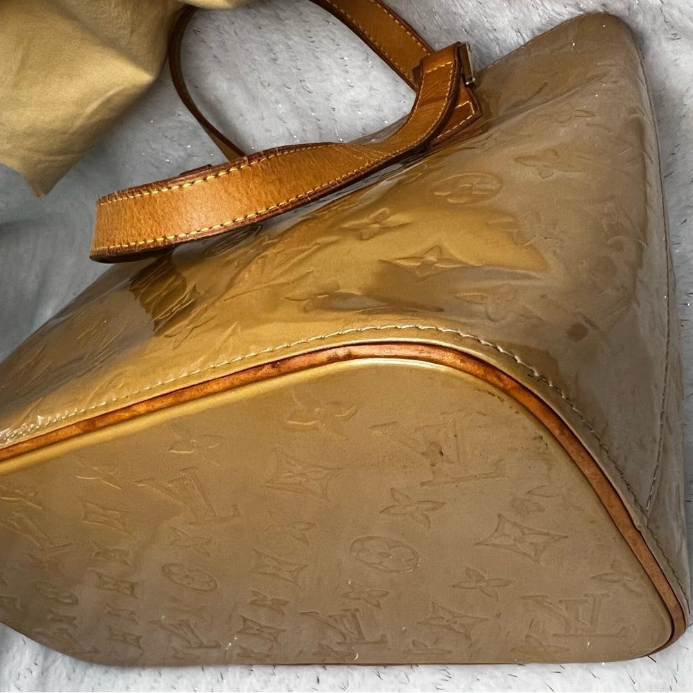 AUTH LOUIS VUITTON VERNIS BAG- tan/beige